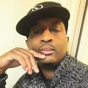 Meet your Posher, Rhonie